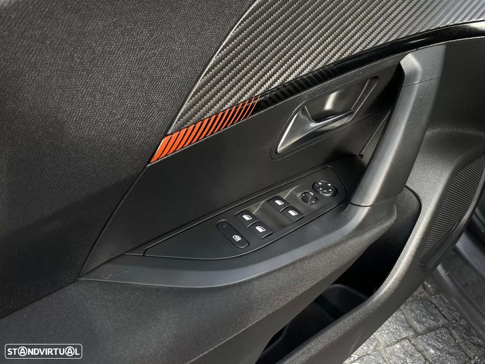 Peugeot 2008 1.2 PureTech Active Pack - 31