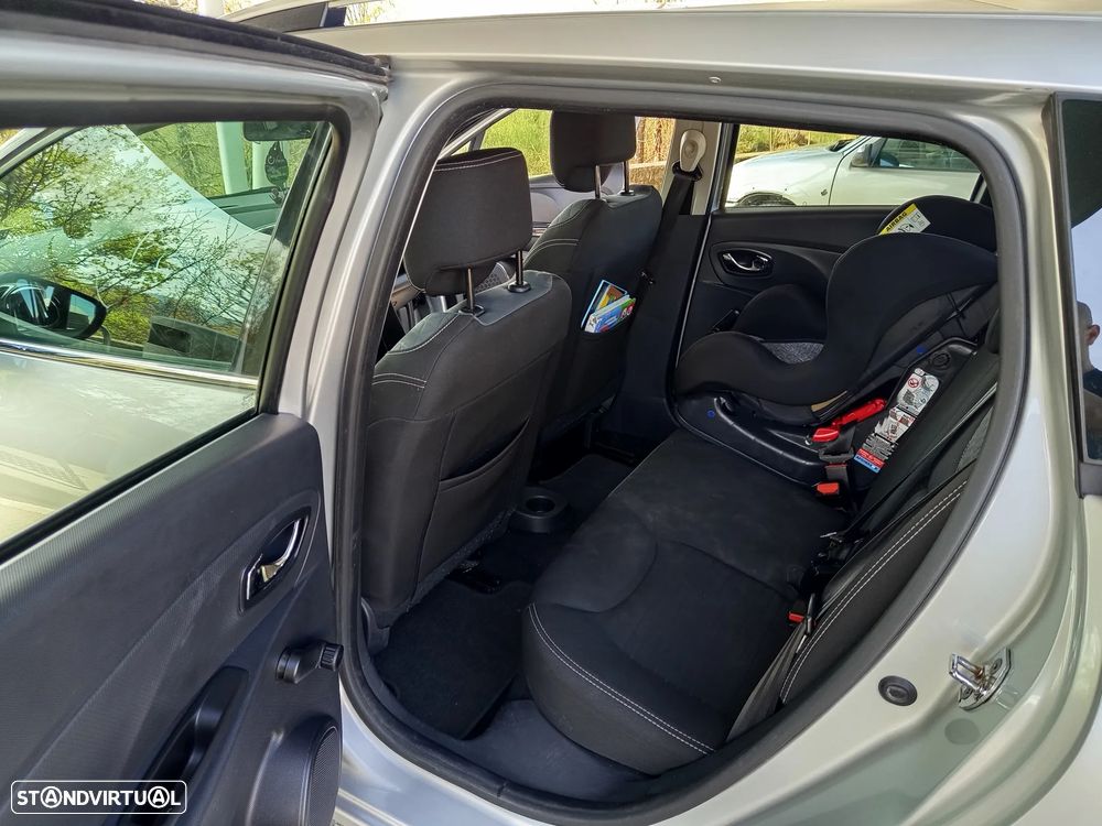 Renault Clio Sport Tourer Energy dCi 110 Start & Stop INTENS - 8