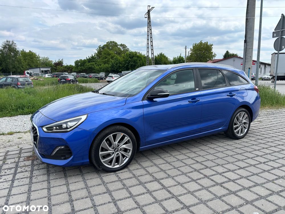 Hyundai i30 blue Kombi 1.6 CRDi Passion - 12