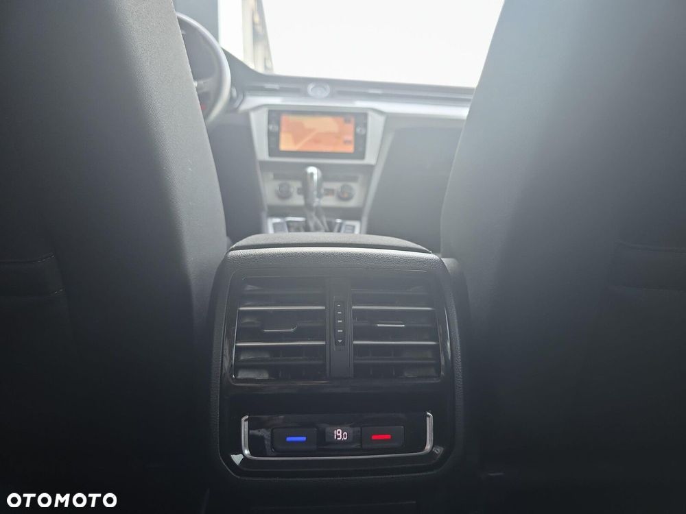 Volkswagen Passat Variant 2.0 TDI BMT Comfortline DSG - 26