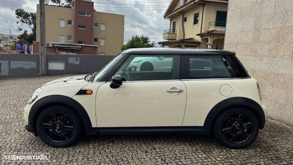 MINI 3 Portas Cooper D - 5