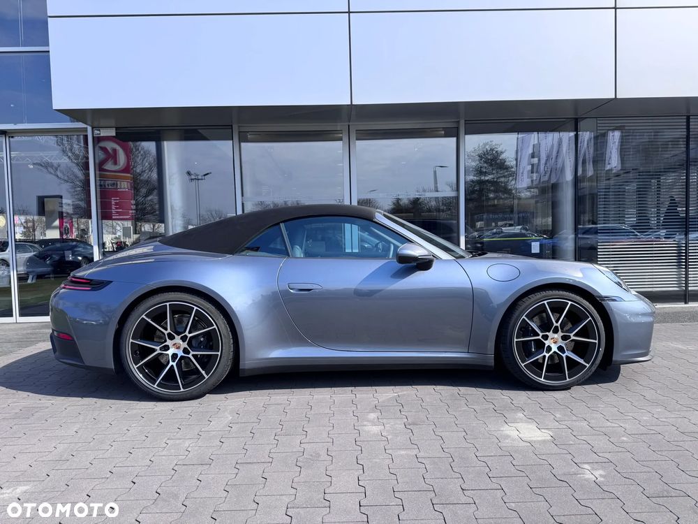 Porsche 911 Carrera - 11