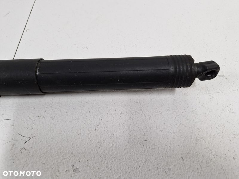 SKODA SUPERB III SIŁOWNIK ELEKTRYCZNY BAGAŻNIKA 3V0827851 - 3