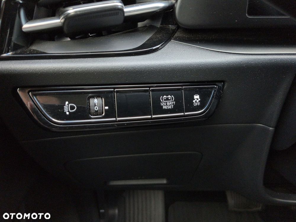 Kia Niro 1.6 GDI Hybrid M - 18