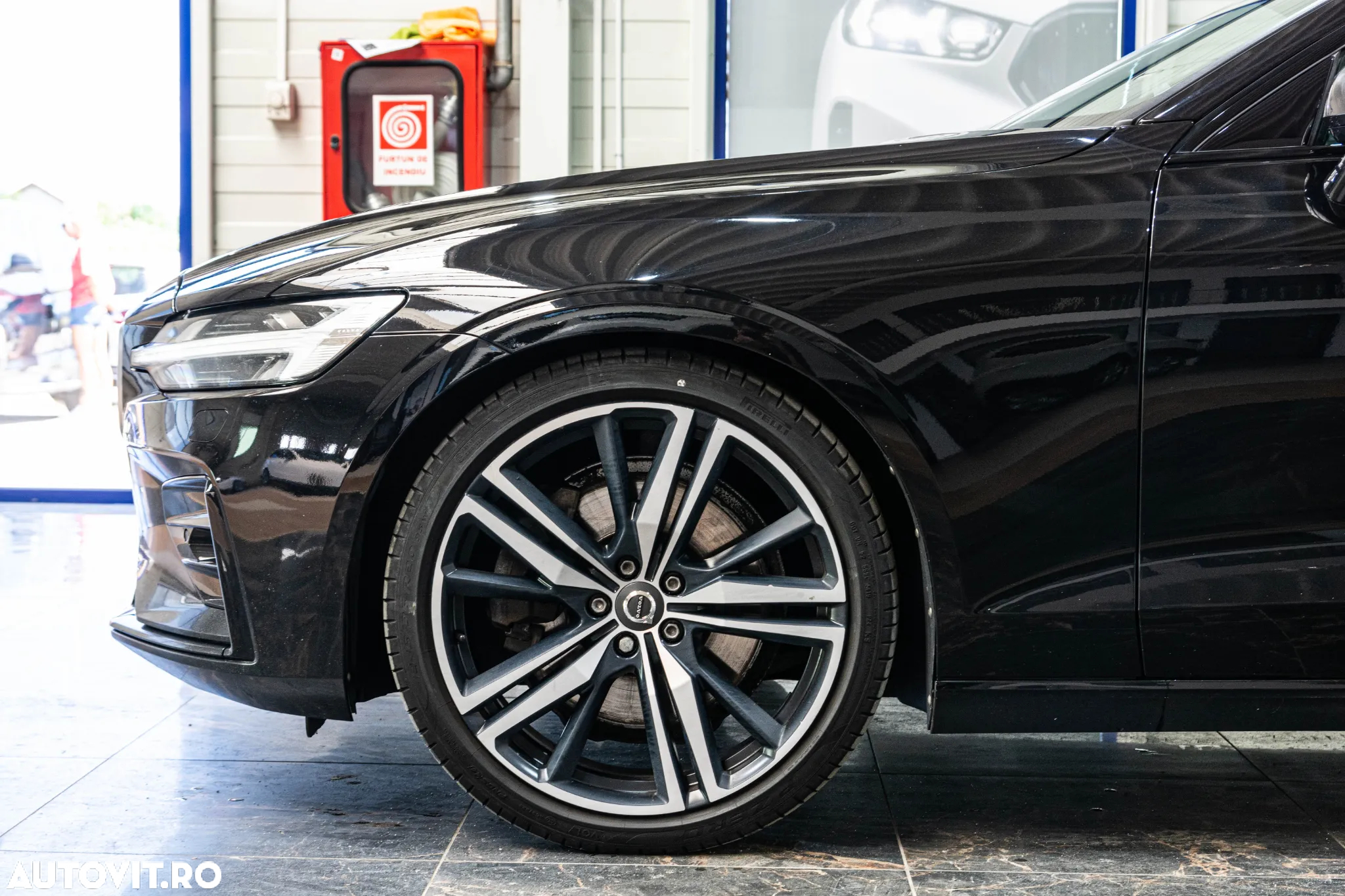 Volvo S60 T5 AWD R-Design - 9