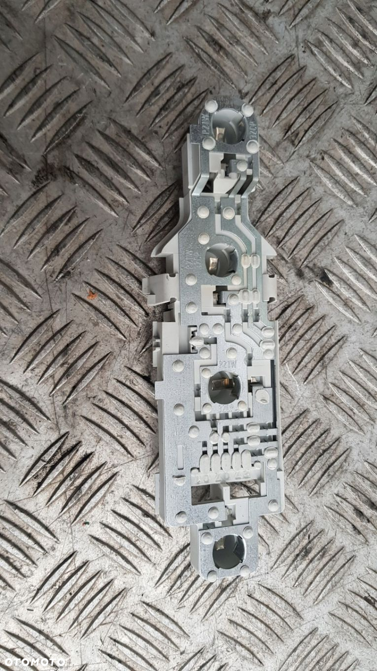 BMW E46 WKŁAD LAMPY PRAWY TYŁ ŻARÓWEK COMPACT - 2