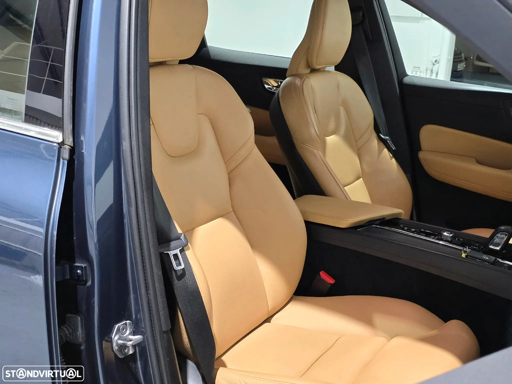 Volvo XC 60 2.0 T8 PHEV Momentum AWD - 35