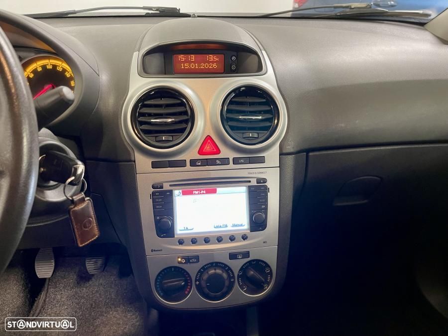 Opel Corsa 1.2 Go! FlexFuel - 12