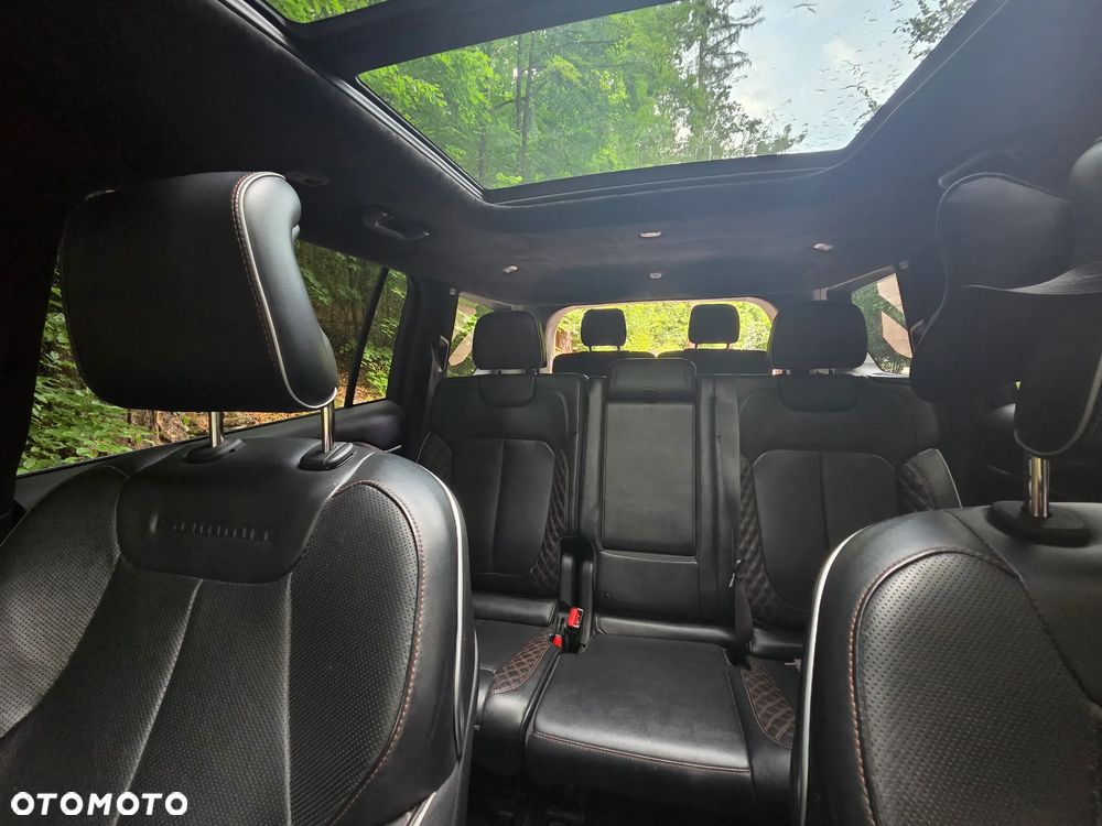 Jeep Grand Cherokee - 21