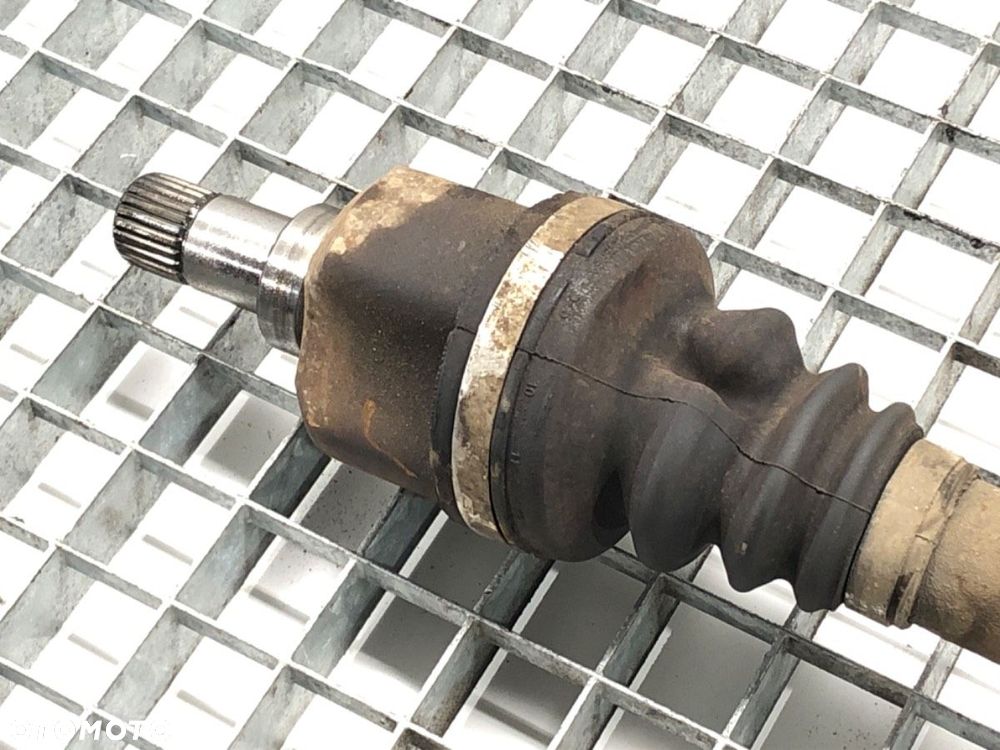 PÓŁOŚ LEWY PRZÓD  PEUGEOT 5008 (0U_, 0E_) 2009 - 2017 1.6 16V 115 kW [156 KM] benzyna 2009 - - 3