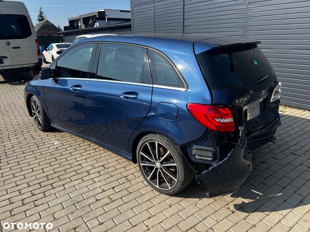 Mercedes-Benz Klasa B 250 (BlueEFFICIENCY) 7G-DCT - 8