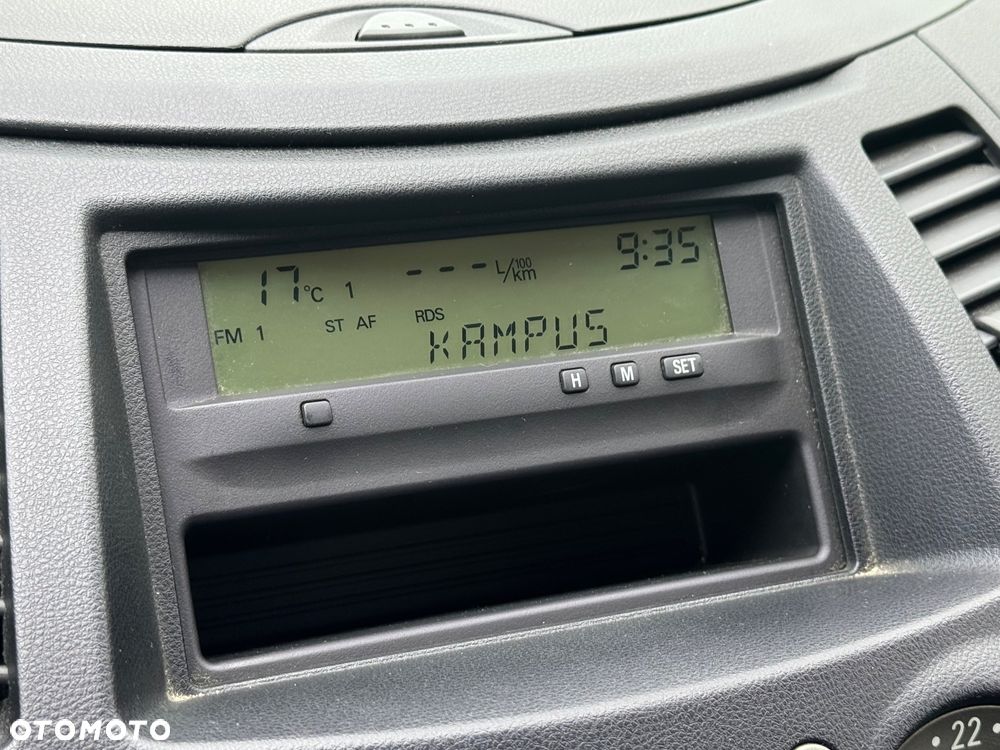 Mitsubishi Grandis 2.4 Intense - 16