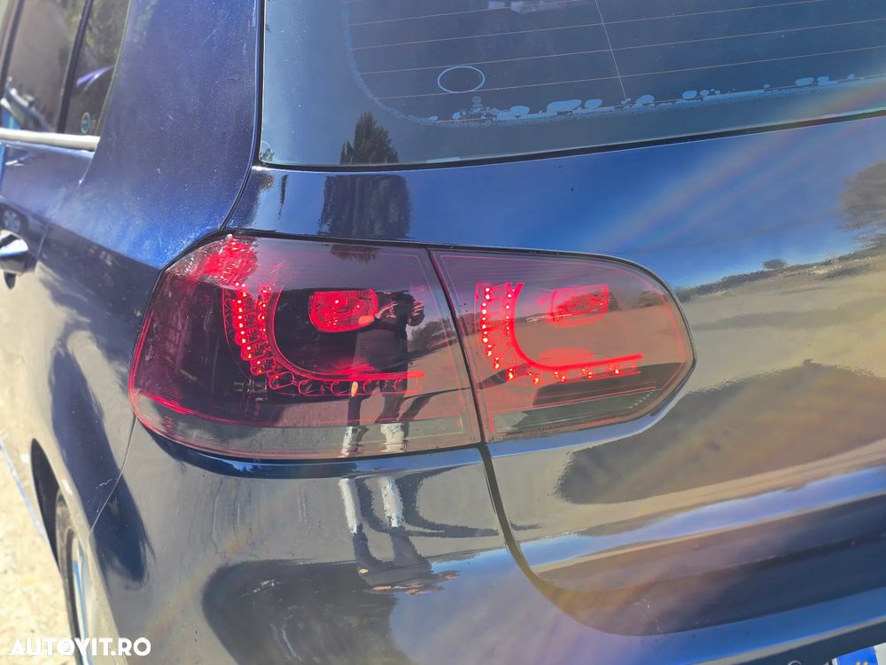 Volkswagen Golf - 8