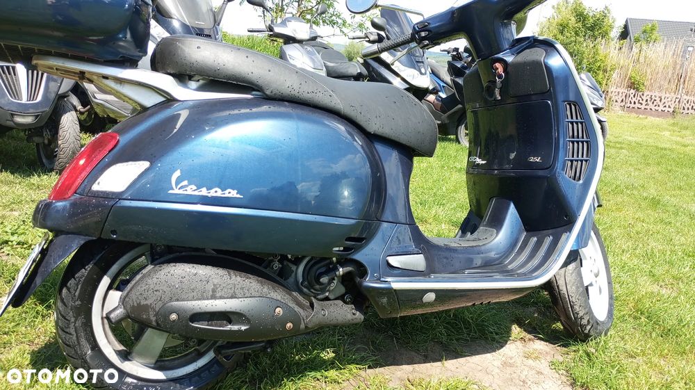 Vespa GTS - 2
