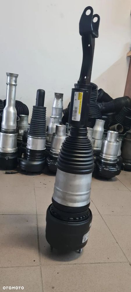 Amortyzator Mercedes W213 CLS Prawa Strona 4matic - 2