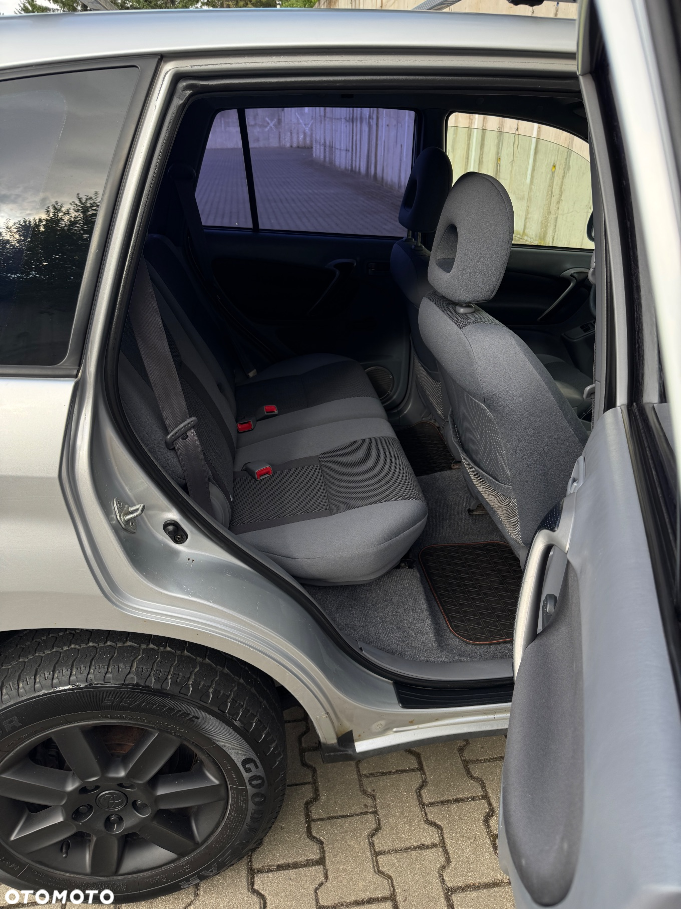 Toyota RAV4 2.0 D-4D 4x4 - 5