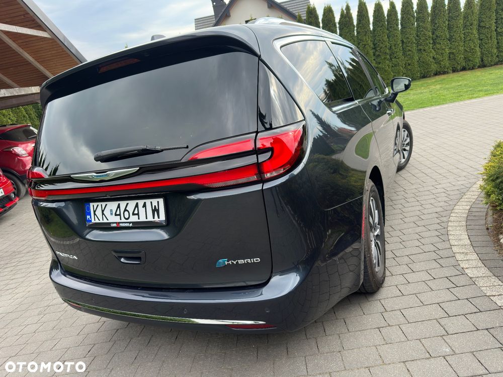 Chrysler Pacifica - 21