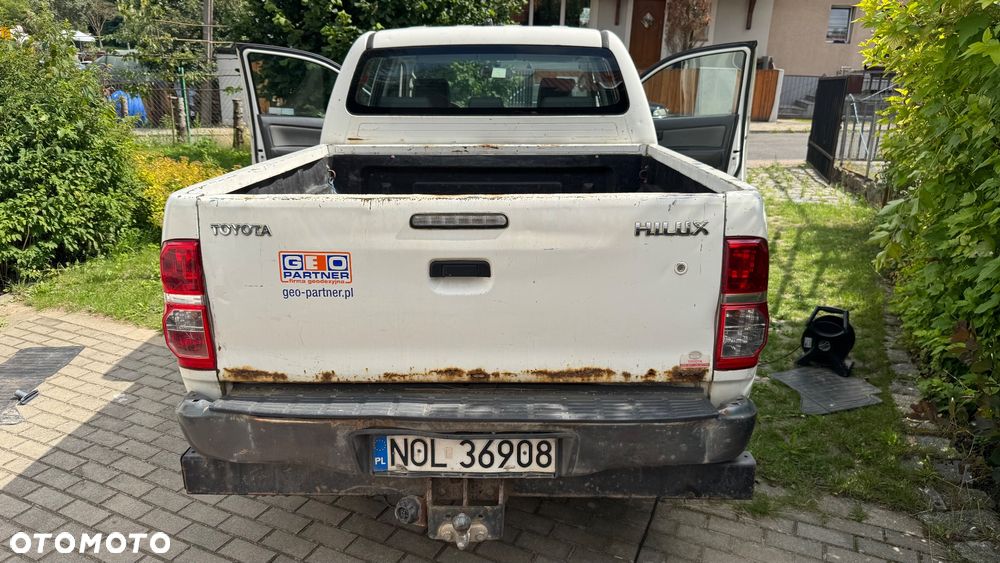 Toyota Hilux 2.5 D-4D DLX - 6
