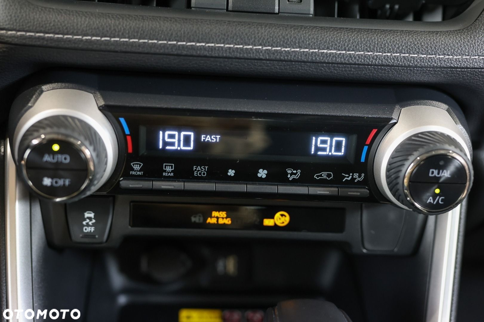 Toyota RAV4 - 23