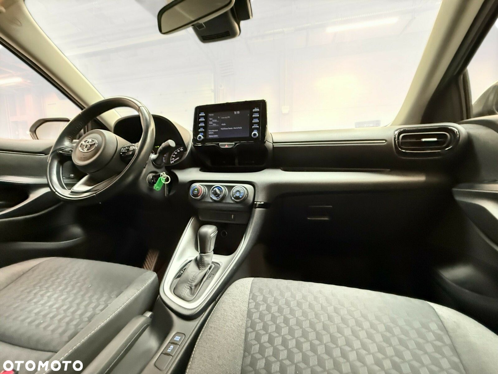 Toyota Yaris - 25