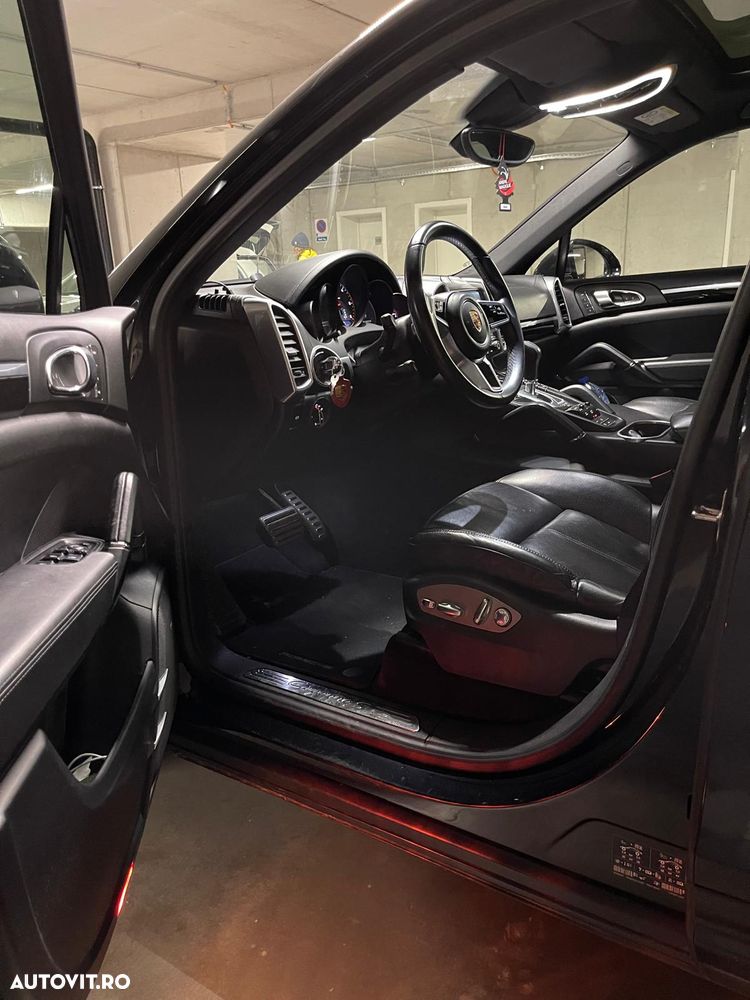 Porsche Cayenne - 6