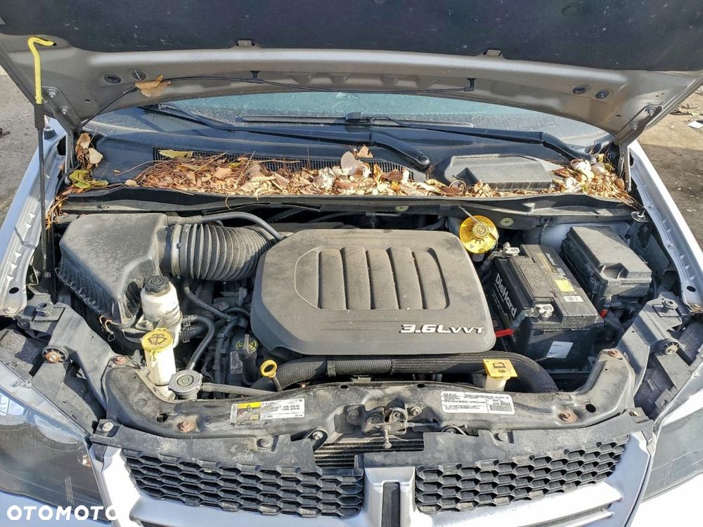 Dodge Grand Caravan - 11