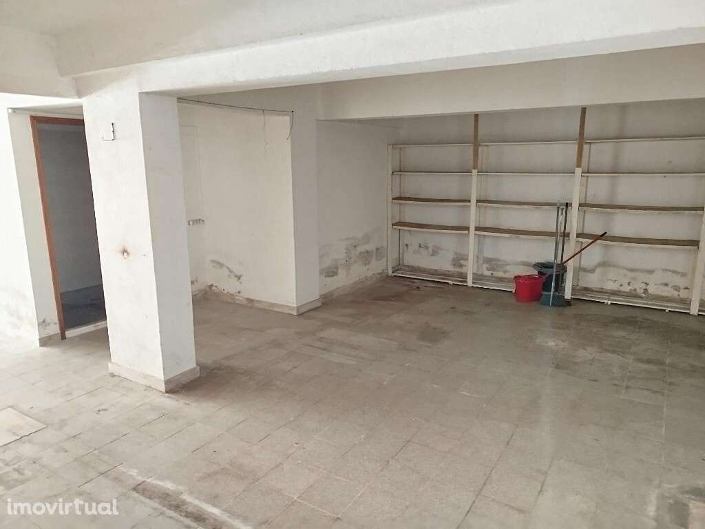 Garagem para arrendamento na Tapada das Mercês - Sintra - Grande imagem: 5/9