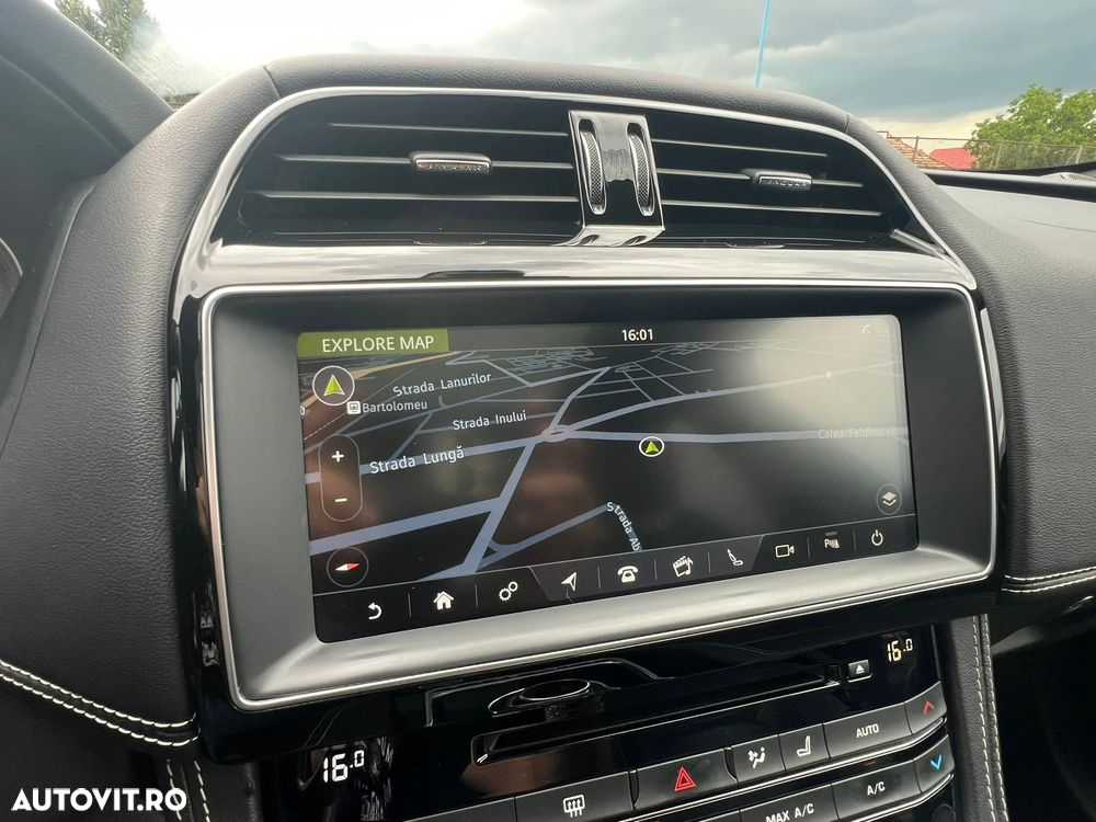 Jaguar F-Pace 20d AWD Aut. R-Sport - 9