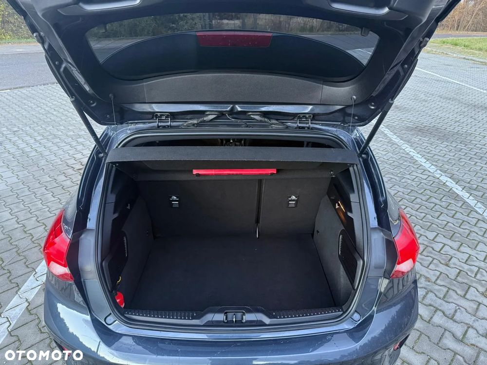 Ford Focus 1.0 EcoBoost ST-Line - 12