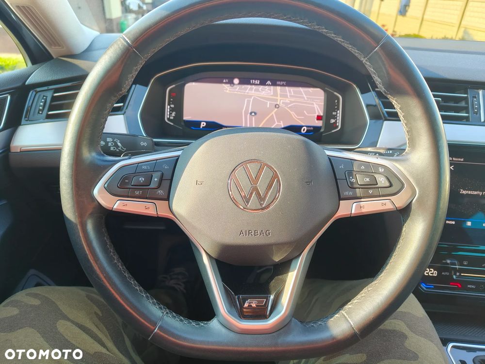 Volkswagen Passat Variant 2.0 TDI SCR DSG 4Motion Elegance - 35