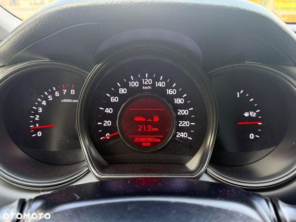 Kia Ceed - 12
