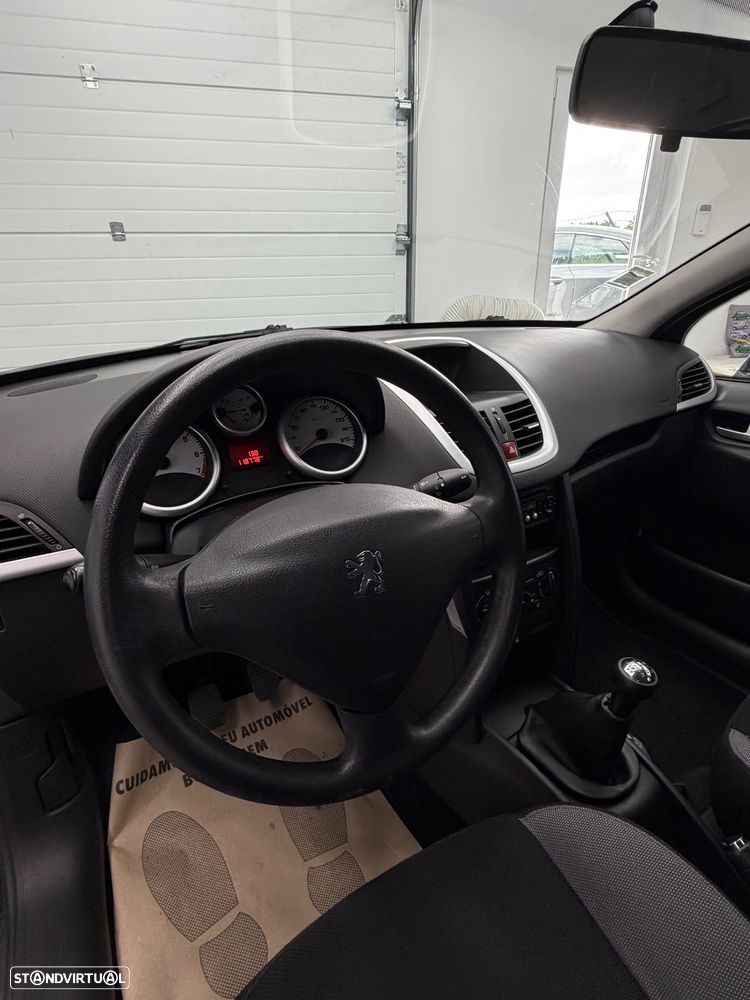 Peugeot 207 1.4 16V Trendy - 7