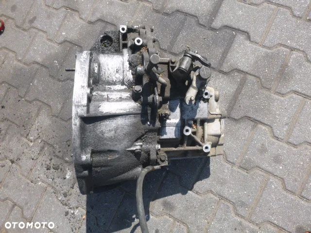 MANUALNA SKRZYNIA BIEGÓW RENAULT MEGANE II 1.9 DCI 8200156391