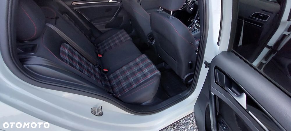Volkswagen Golf 2.0 TSI BMT GTI DSG - 23