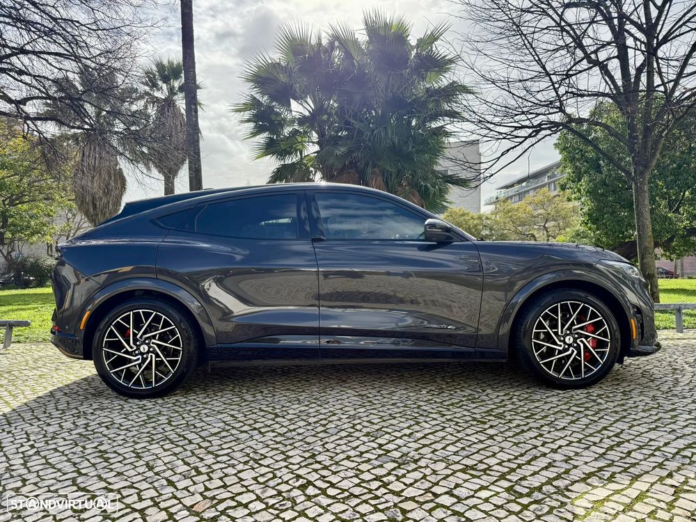 Ford Mustang Mach-E AWD GT - 13