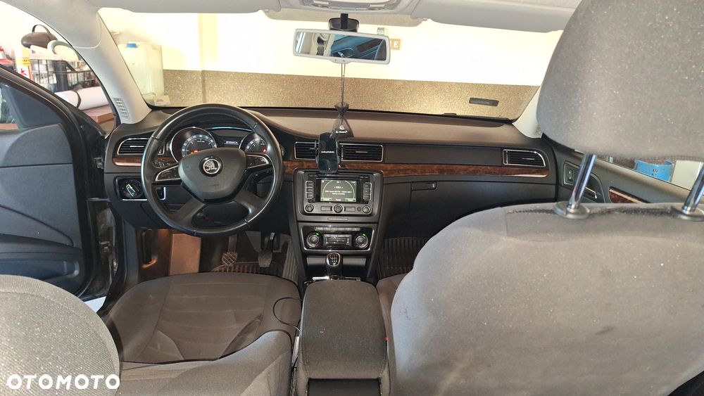 Skoda Superb 2.0 TDI Elegance - 11