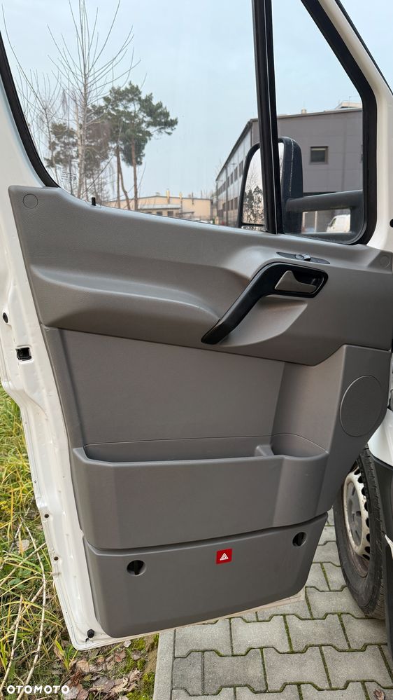 Mercedes-Benz Sprinter - 11