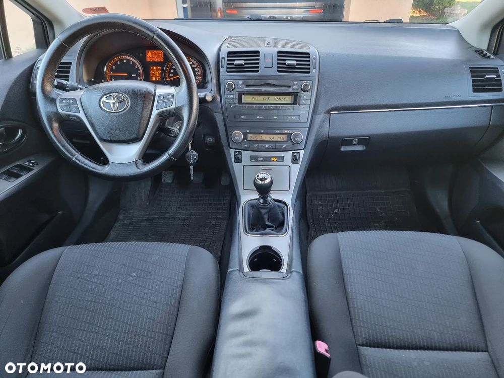 Toyota Avensis - 6