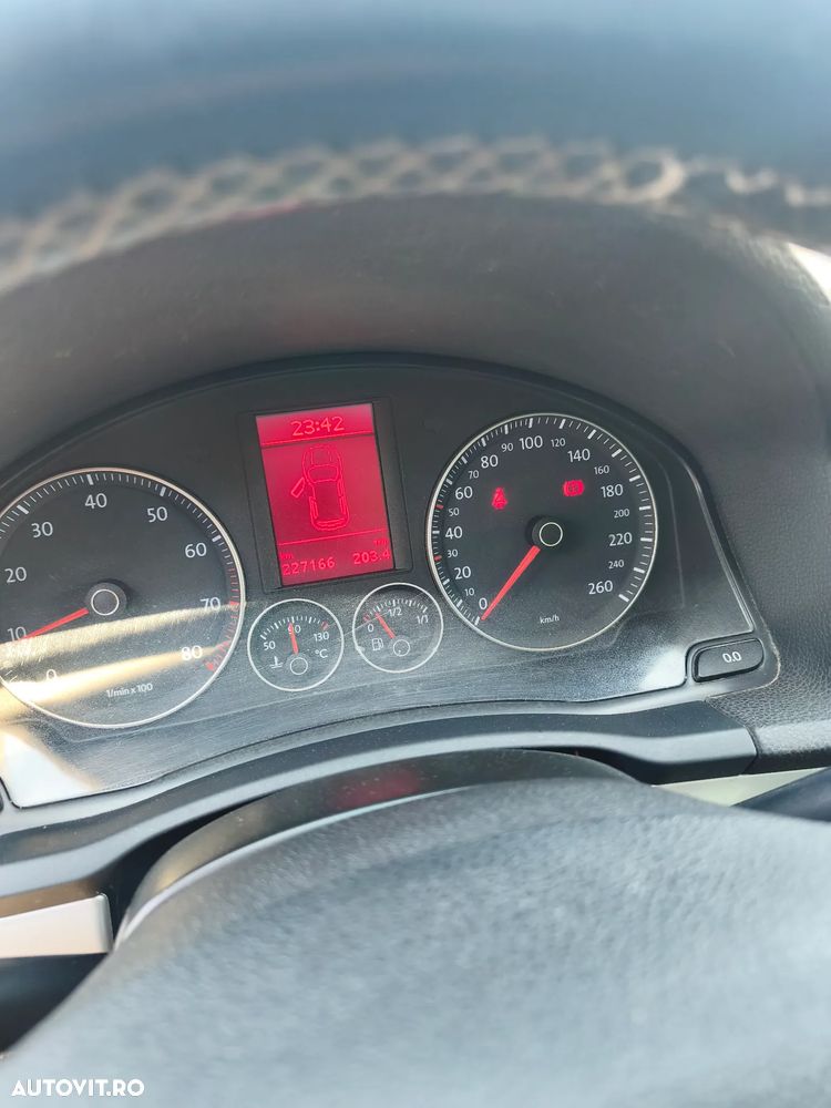 Volkswagen Golf 1.6 Highline - 8