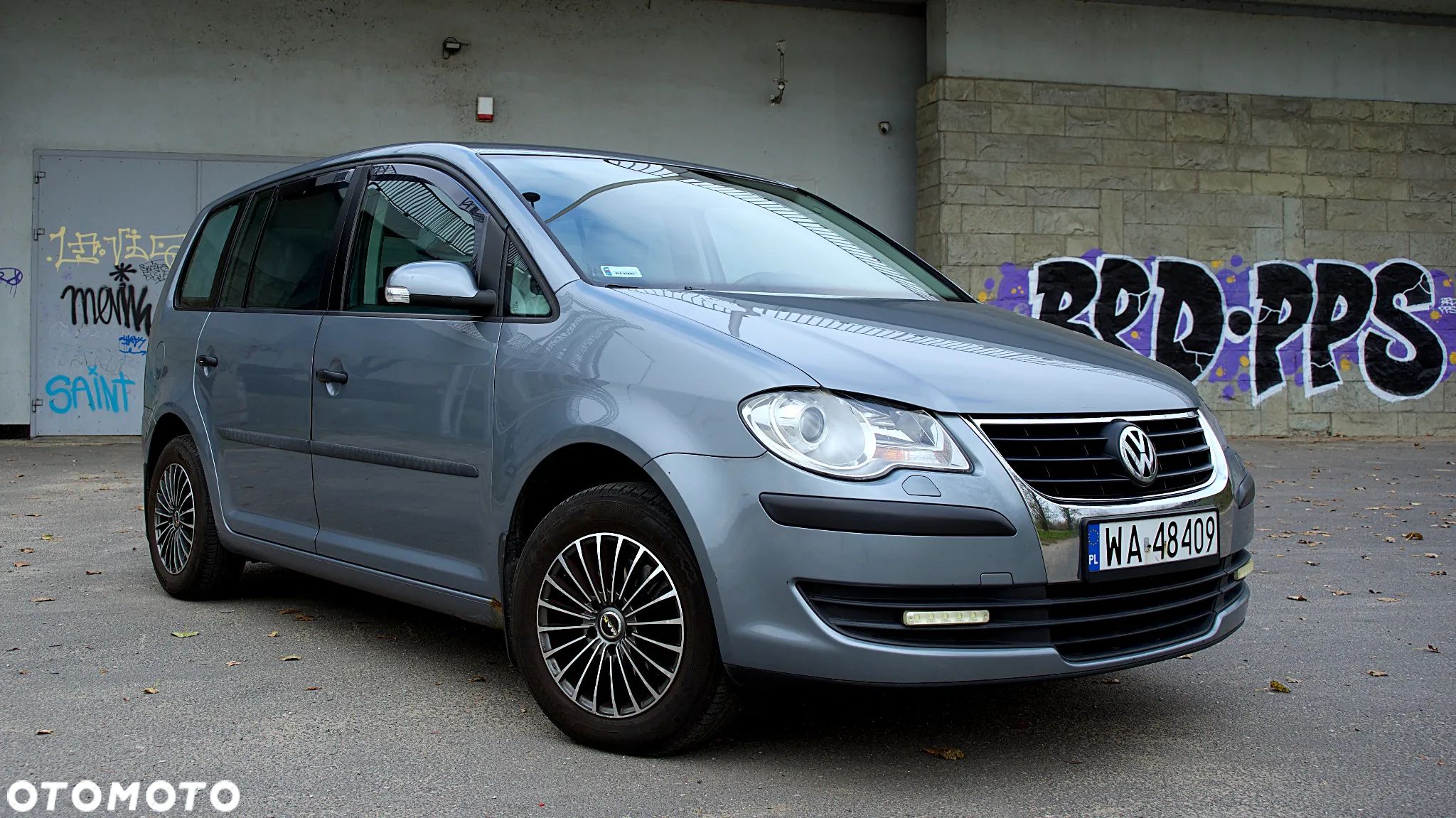 Volkswagen Touran 1.6 Conceptline - 1