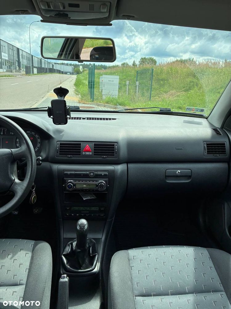 Skoda Octavia 1.6 Tour - 5