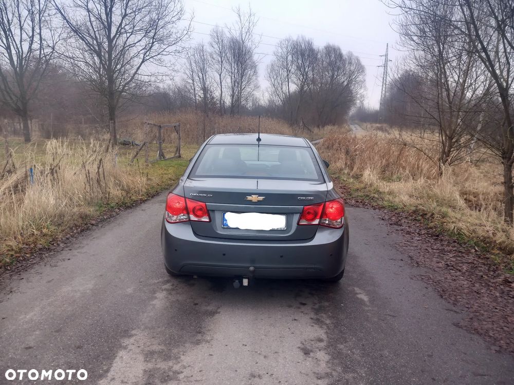 Chevrolet Cruze 1.6 LT - 9