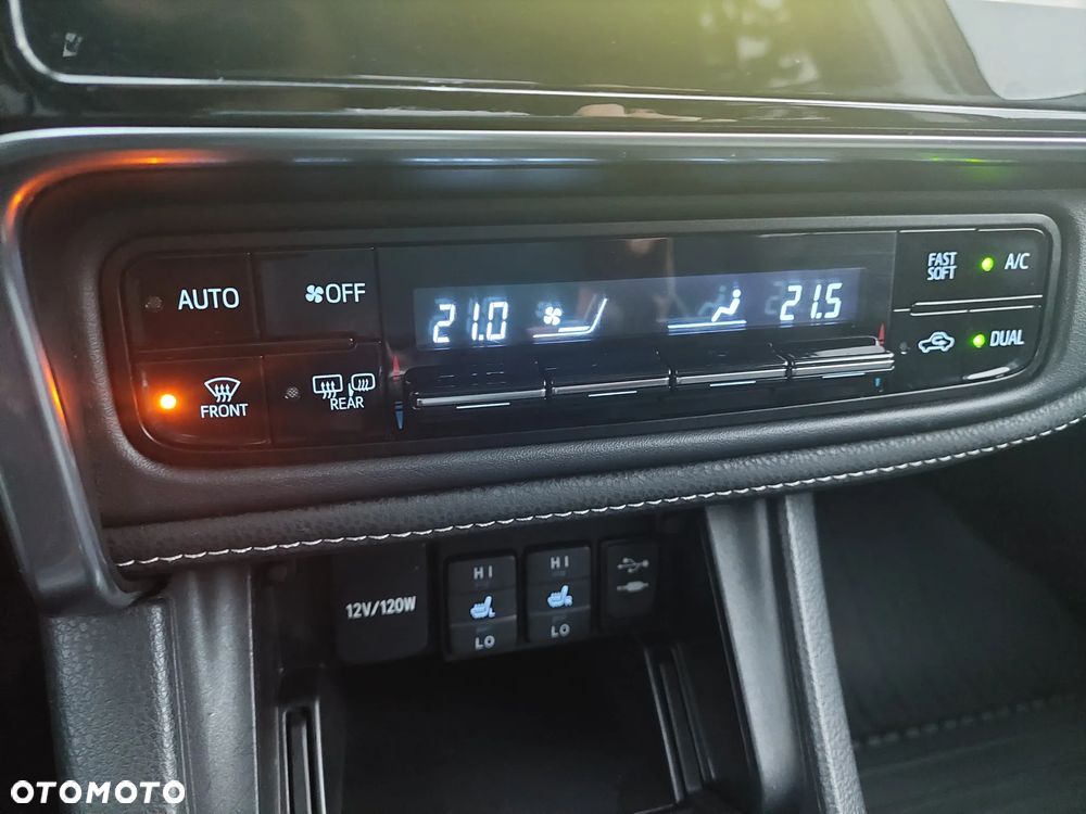 Toyota Corolla 1.6 50th Anniversary - 21