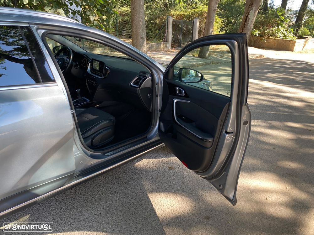 Kia XCeed 1.6 CRDi Tech+SRF - 27