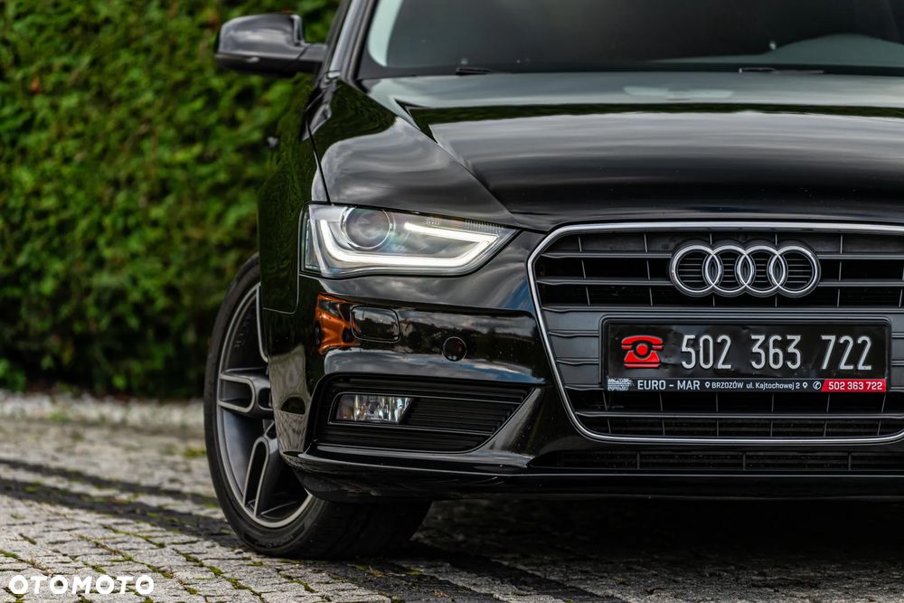 Audi A4 Avant 2.0 TDI ultra design - 12