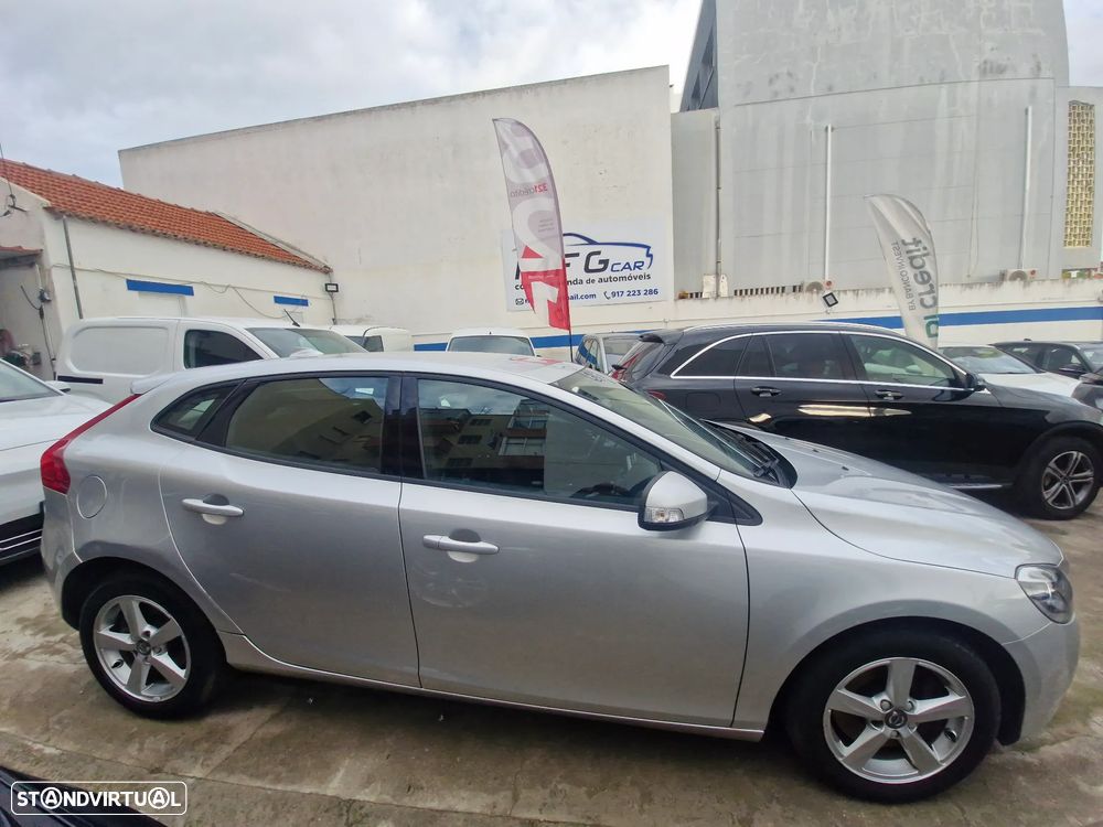 Volvo V40 D2 Geartronic Kinetic - 2
