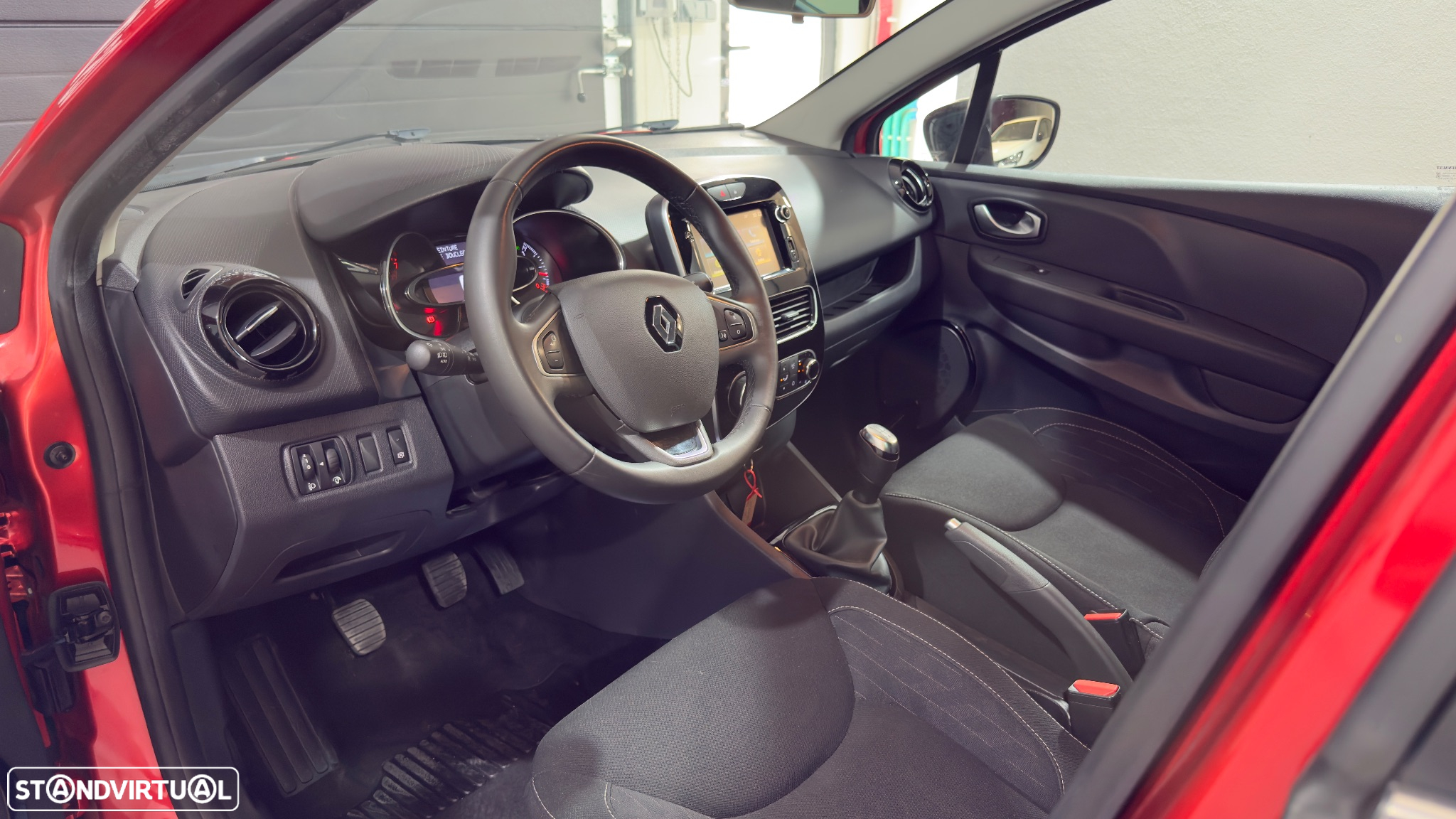 Renault Clio 0.9 TCe Limited Edition - 12