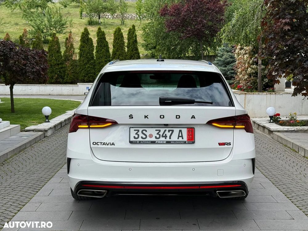 Skoda Octavia 2.0 TDI DSG RS Plus - 23