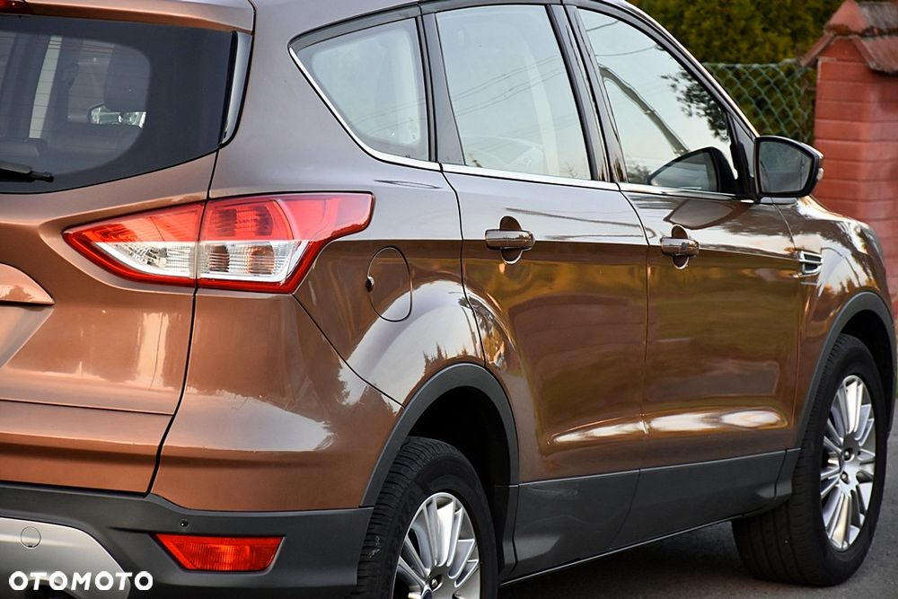 Ford Kuga 2.0 TDCi 2x4 Titanium - 11