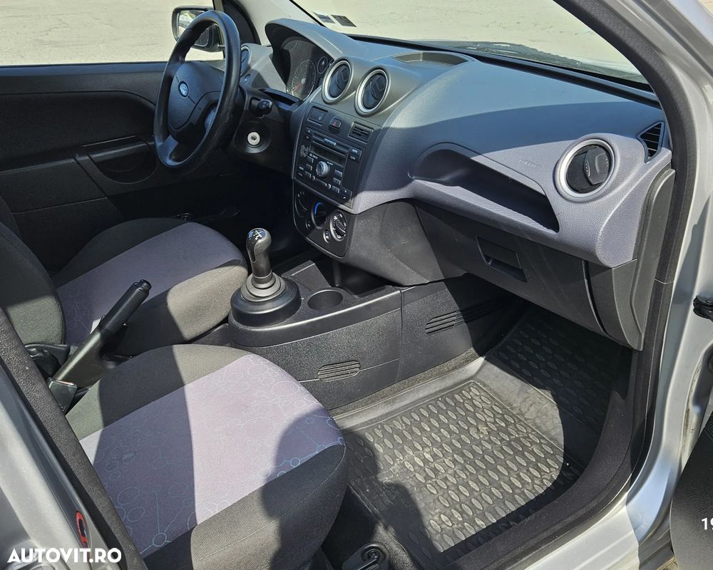 Ford Fiesta - 10
